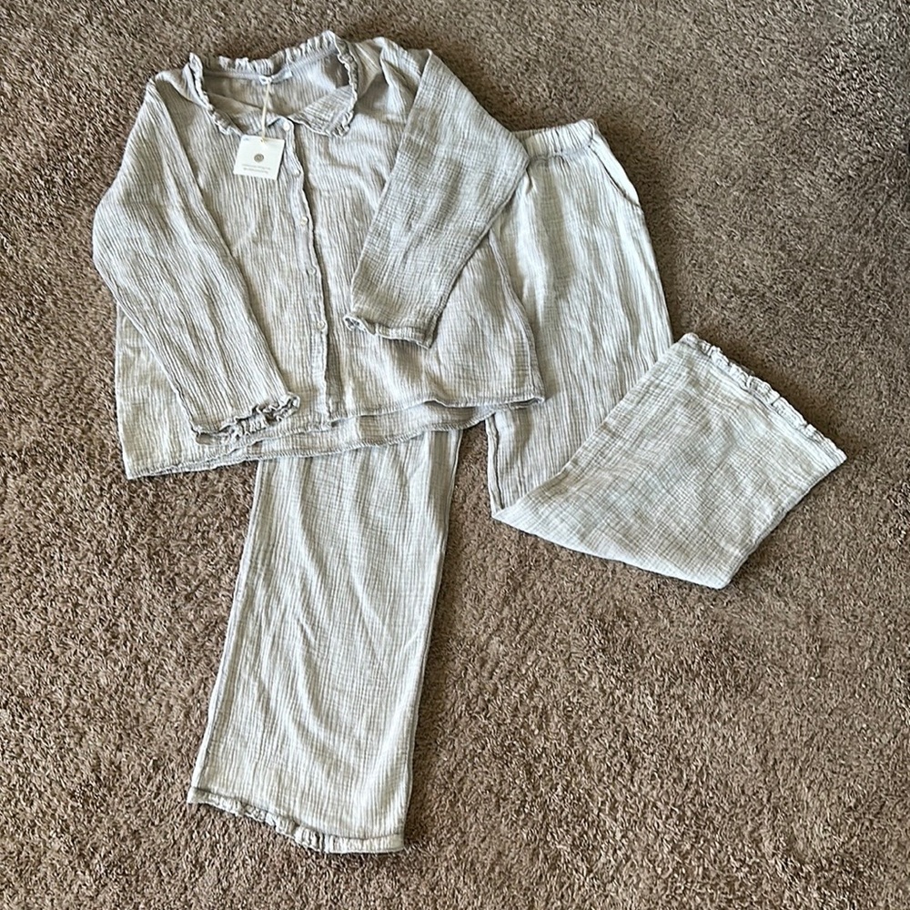 Cobblestone Living Pajama Set